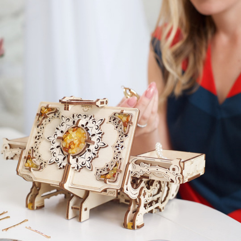 Amber Jewelry Box 3D Wooden Puzzle